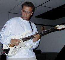 ilya zatuchny - Guitar - irie dingo